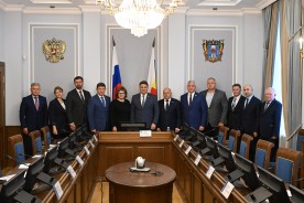 Сергей Ладанов принял участие в работе круглого стола по вопросам деятельности представительных органов муниципальных образований